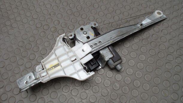 Foto: ELEKTRISCHE FENSTERHEBER HINTEN LINKS eines Ford Mondeo 3.0 Turnier V6 255 592/Z24