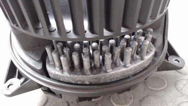 Foto: HEIZUNGSGEBLÄSE eines Ford Mondeo 3.0 Turnier V6 255 592/Z24