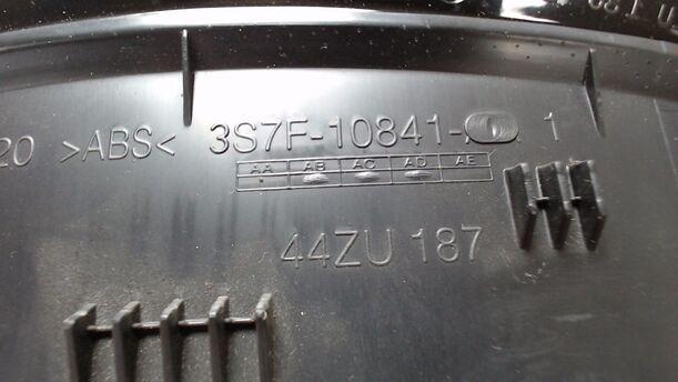 Foto: TACHOEINHEIT / KOMBIINSTRUMENT eines Ford Mondeo 3.0 Turnier V6 255 592/Z24