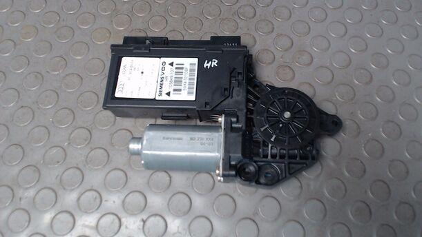 Foto: FENSTERHEBERMOTOR HINTEN RECHTS eines Audi A4 Avant 2.5 TDI quattro TS