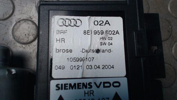 Foto: FENSTERHEBERMOTOR HINTEN RECHTS eines Audi A4 Avant 2.5 TDI quattro TS