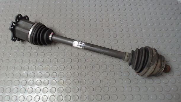 Foto: ANTRIEBSWELLE VORN LINKS ( SKF/ QUATTRO ) eines Audi A4 Avant 2.5 TDI quattro TS