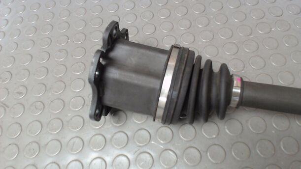Foto: ANTRIEBSWELLE VORN LINKS ( SKF/ QUATTRO ) eines Audi A4 Avant 2.5 TDI quattro TS
