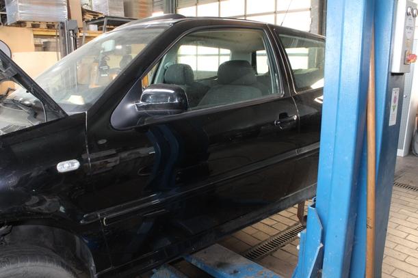 Foto: TÜR LINKS ( 2/3 TÜRER ) eines VW Polo