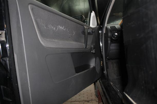 Foto: TÜR LINKS ( 2/3 TÜRER ) eines VW Polo