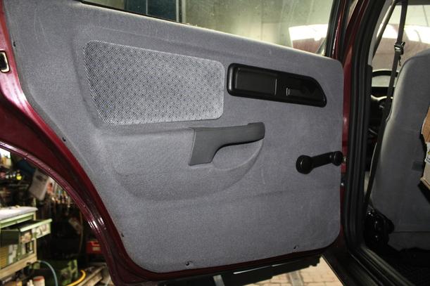 Foto: TÜR HINTEN LINKS ( '90 ) eines Ford Sierra