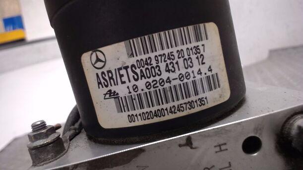Foto: HAUPTBREMSAGGREGAT ABS eines Mercedes-Benz C 250 TD TS