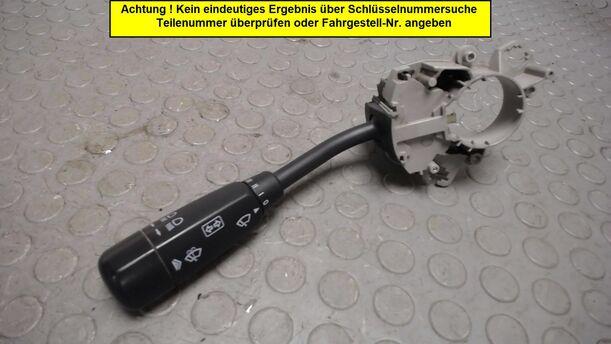 Foto: BLINKERSCHALTER / KOMBISCHALTER eines Mercedes-Benz C 250 TD TS