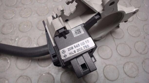 Foto: BLINKERSCHALTER / KOMBISCHALTER eines Mercedes-Benz C 250 TD TS