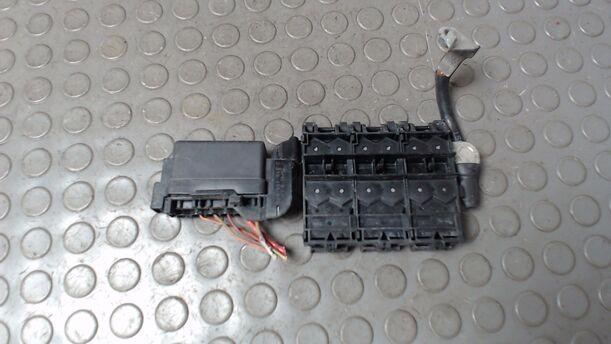 Foto: SICHERUNGSKASTEN BATTERIE eines VW Polo 1.2 Highline