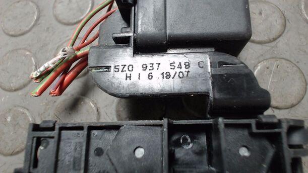 Foto: SICHERUNGSKASTEN BATTERIE eines VW Polo 1.2 Highline