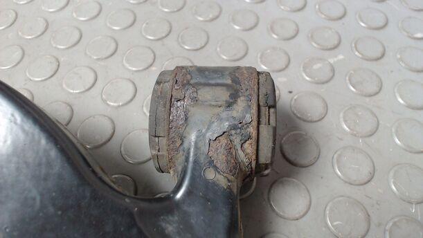 Foto: QUERLENKER VORN LINKS eines Peugeot 607 HDI 135 TS