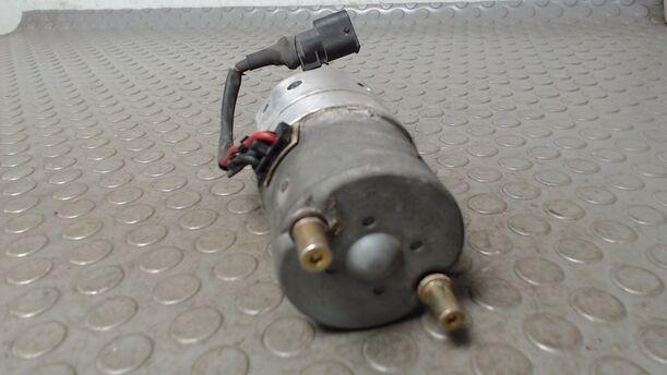 Foto: VORLADEPUMPE/ HYDRAULIKPUMPE ESP eines Peugeot 607 HDI 135 TS