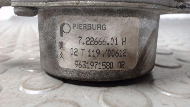Foto: VAKUUMPUMPE eines Peugeot 607 HDI 135 TS