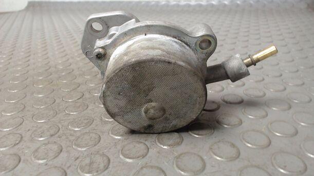 Foto: VAKUUMPUMPE eines Peugeot 607 HDI 135 TS
