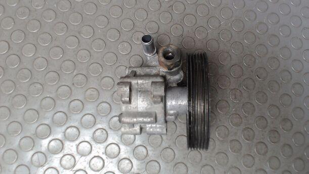 Foto: PUMPE SERVOLENKUNG/ SERVOPUMPE eines Peugeot 607 HDI 135 TS