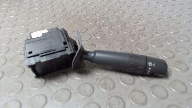 Foto: SCHEIBENWISCHERSCHALTER eines Peugeot 607 HDI 135 TS