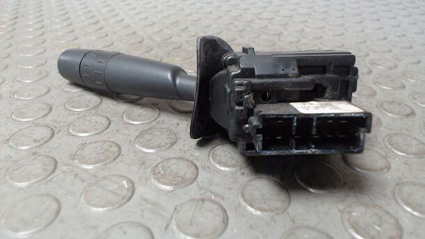 Foto: SCHEIBENWISCHERSCHALTER eines Peugeot 607 HDI 135 TS