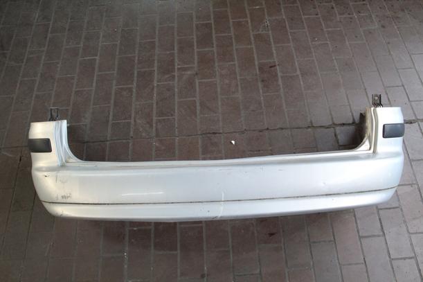 Foto: STOSSFÄNGER / STOSSSTANGE HINTEN eines Ford Galaxy TDI CLX