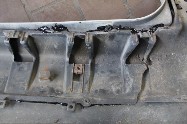 Foto: STOSSFÄNGER / STOSSSTANGE HINTEN eines Ford Galaxy TDI CLX