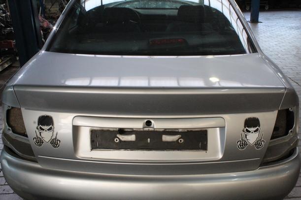 Foto: HECKKLAPPE / HECKDECKEL eines Audi A4 1.8 GL