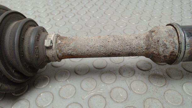 Foto: ANTRIEBSWELLE LINKS eines Audi A4 1.8
