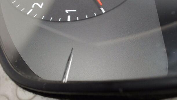 Foto: TACHOEINHEIT / KOMBIINSTRUMENT eines Audi A4 1.8 GL