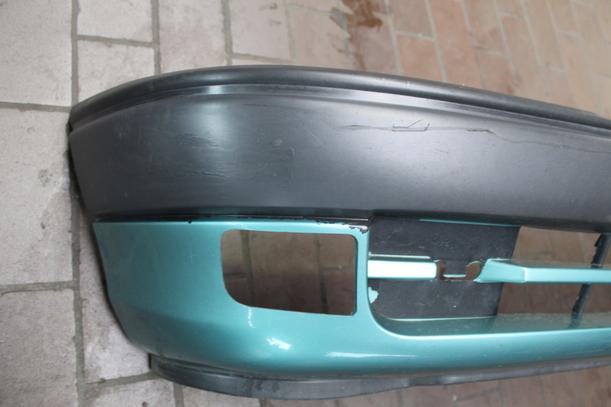 Foto: STOSSFÄNGER/ STOßSTANGE VORN ( MOD 95 ) eines Opel Astra 255 592/Z24