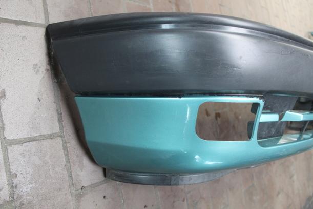 Foto: STOSSFÄNGER/ STOßSTANGE VORN ( MOD 95 ) eines Opel Astra 255 592/Z24