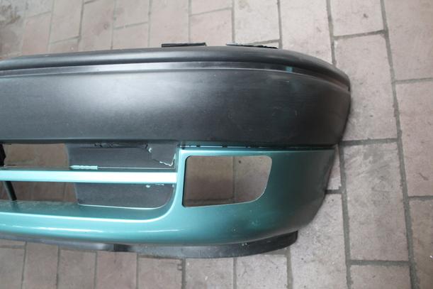 Foto: STOSSFÄNGER/ STOßSTANGE VORN ( MOD 95 ) eines Opel Astra 255 592/Z24