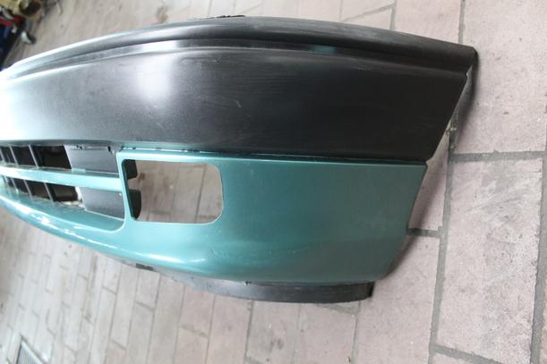 Foto: STOSSFÄNGER/ STOßSTANGE VORN ( MOD 95 ) eines Opel Astra 255 592/Z24