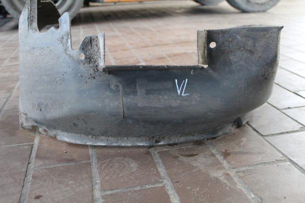 Foto: RADHAUSSCHALE/ INNENRADHAUS VORN LINKS eines Opel Astra 255 592/Z24