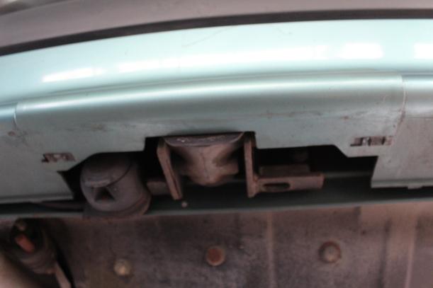 Foto: STOSSFÄNGER/ STOßSTANGE HINTEN eines Opel Astra 255 592/Z24