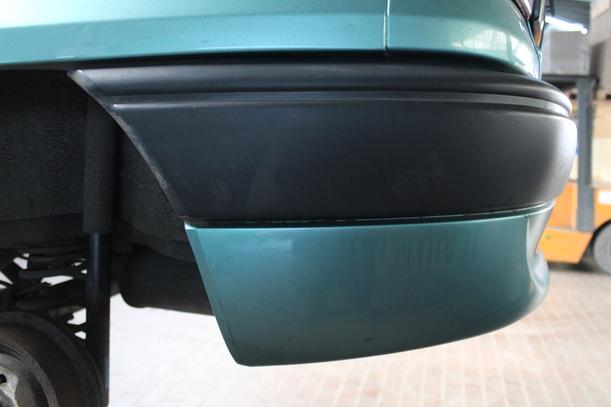 Foto: STOSSFÄNGER/ STOßSTANGE HINTEN eines Opel Astra 255 592/Z24
