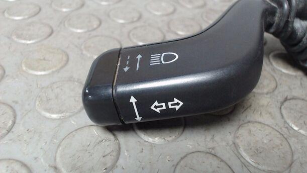 Foto: BLINKSCHALTER/ KOMBISCHALTER eines Opel Astra 255 592/Z24