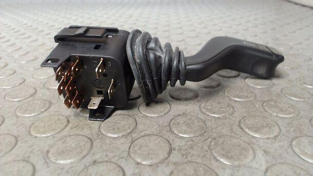Foto: BLINKSCHALTER/ KOMBISCHALTER eines Opel Astra 255 592/Z24