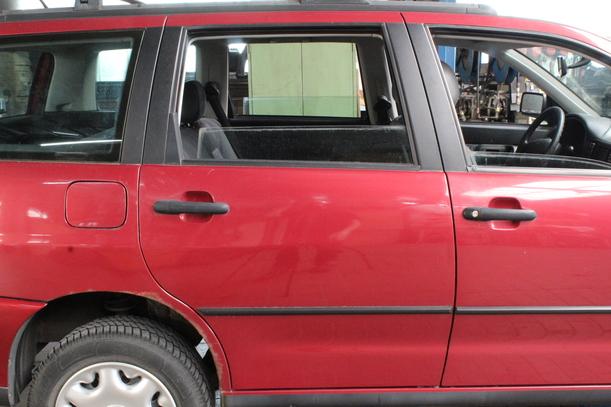 Foto: TÜR HINTEN RECHTS ( VARIO ) eines Seat Cordoba Vario 1.6i