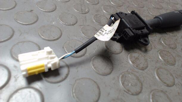 Foto: TEMPOMATSCHALTER eines Peugeot 607 HDI 135 TS