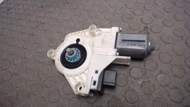 Foto: FENSTERHEBERMOTOR HINTEN LINKS eines Skoda Superb 2.0 TDI PD GL