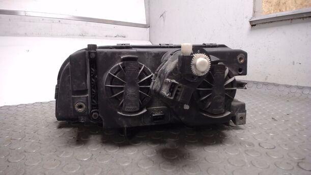 Foto: SCHEINWERFER RECHTS (94-96) eines Volvo 850 GL