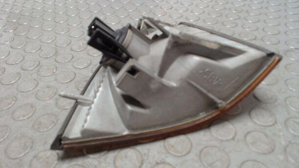 Foto: BLINKER VORN LINKS eines BMW 316i compact GTI