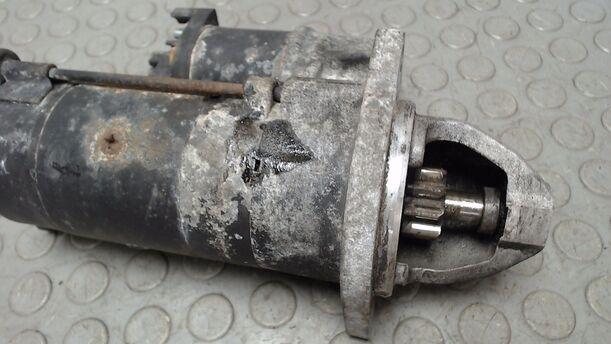 Foto: ANLASSER / STARTER eines BMW 316i compact GTI
