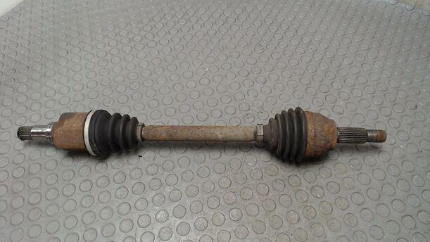 Foto: ANTRIEBSWELLE VORN LINKS eines Ford Fusion 1.4