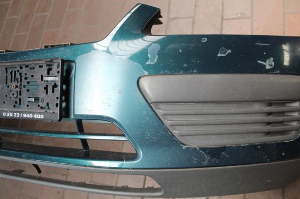 Foto: STOSSFÄNGER/ STOßSTANGE VORN ( VOR FACELIFT/ FÜR BASTLER ) eines Ford Focus Turnier 1.6 TDCi GLi