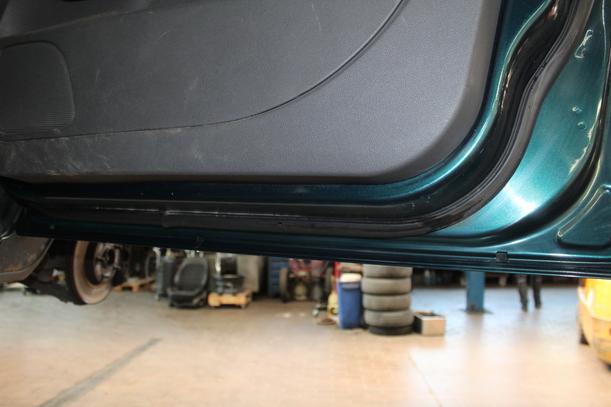 Foto: TÜR VORN RECHTS ( 4-Türer vor Facelift ) eines Ford Focus Turnier 1.6 TDCi