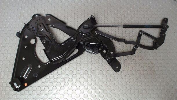 Foto: HECKDECKEL/ VERDECKSCHARNIER LINKS eines Renault Megane 2.0 Turbo Coupe-Cabriolet Ghia