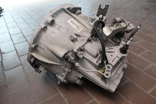 Foto: SCHALTGETRIEBE ND0000 ( UNGEPRÜFT ) eines Renault Megane 2.0 Turbo Coupe-Cabriolet CL