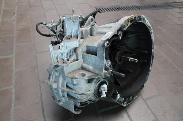 Foto: SCHALTGETRIEBE ND0000 ( UNGEPRÜFT ) eines Renault Megane 2.0 Turbo Coupe-Cabriolet CL