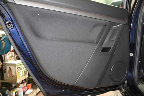 Foto: TÜR HINTEN LINKS eines Opel Signum 2.2 GTI