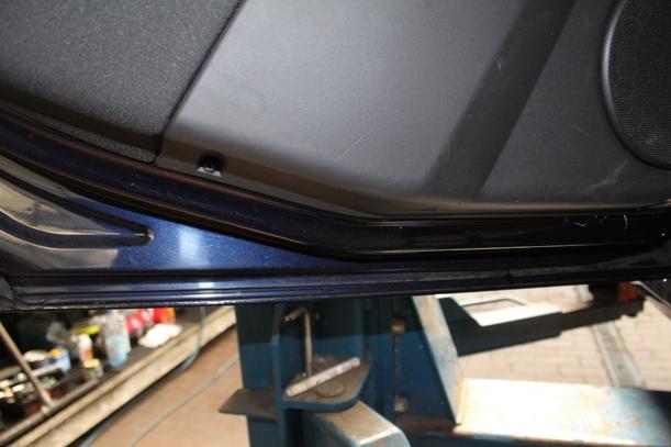 Foto: TÜR HINTEN LINKS eines Opel Signum 2.2 GTI